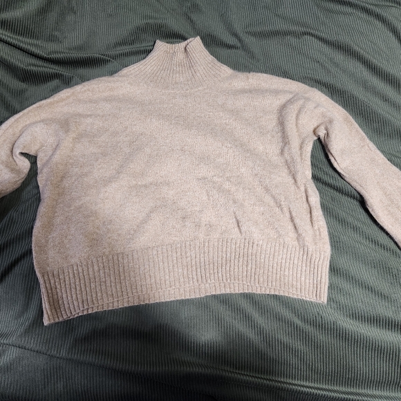 Poppy Cashmere Turtleneck - Picture 5 of 6